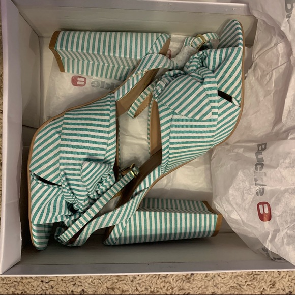 Qupid Cashmere Heeled Sandal - Picture 4 of 10